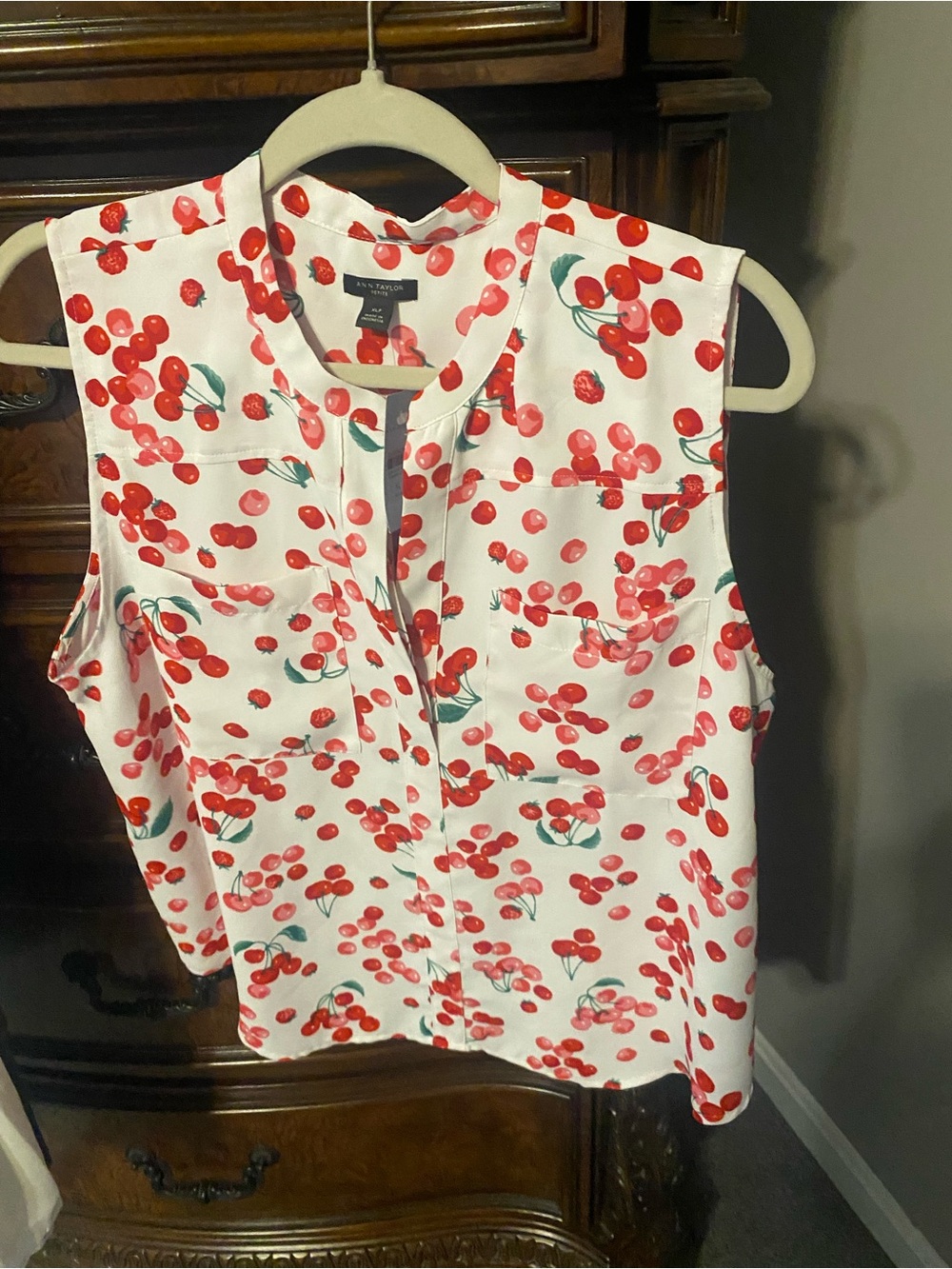 Ann Taylor sleeveless cherry print button up nwt